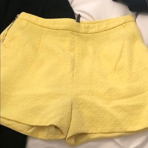 Yellow zipper sides shorts